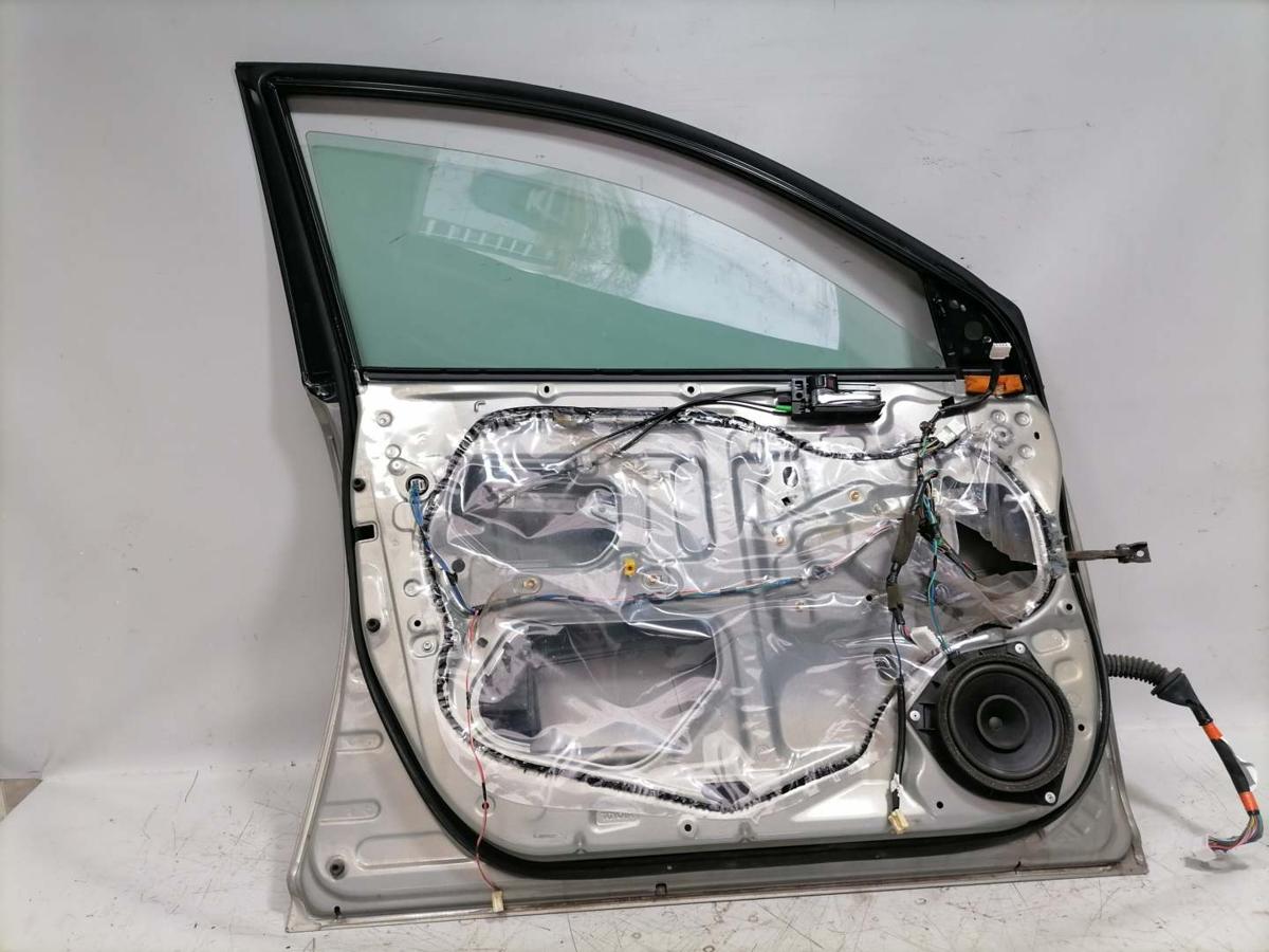 Toyota Avensis T25 original Tür vorn links 6T1 Olive Bj.2004